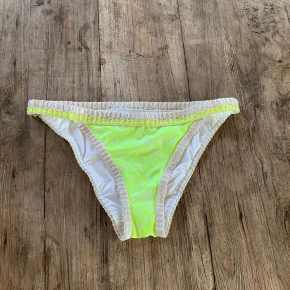 VICTORIA'S Secret yellow white print crochet bottom M - Picture 2 of 5